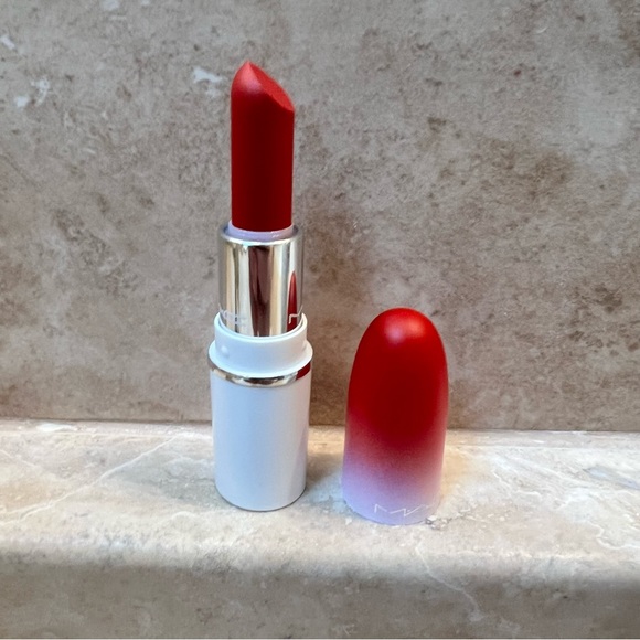 MAC HOLIDAY 2023 MINI LIPSTICK In A Holidaze - Picture 1 of 3